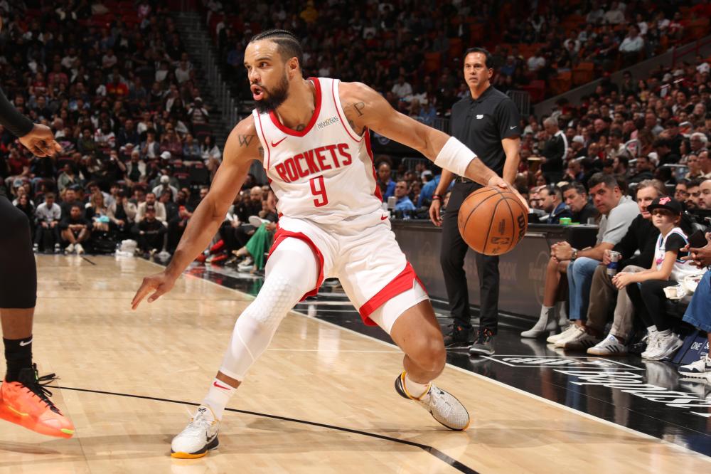 曼此前通过 曼此前通过