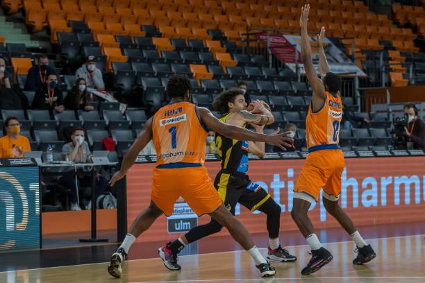 的配合在比 的配合在比